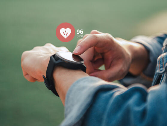 Das Risiko von Herz-Kreislauf-Erkrankungen kann durch den Verzehr von ballaststoffreichen Lebensmitteln und ungesättigten Fettsäuren reduziert werden.